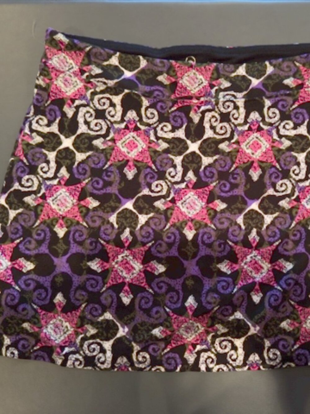 Tranquility Women's Skort Size L. Purple, pink, green and white
